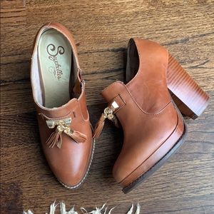 Seychelles brown leather boots tassels heels 8